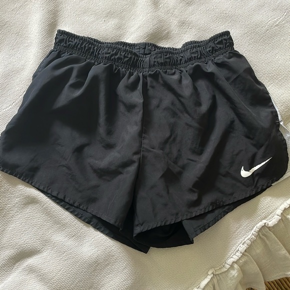 nike drifit shorts size small black worn a couple times but great condition - Picture 1 of 2